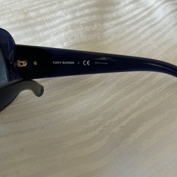 Tory Burch navy gradient lens sunglasses - Picture 7 of 11